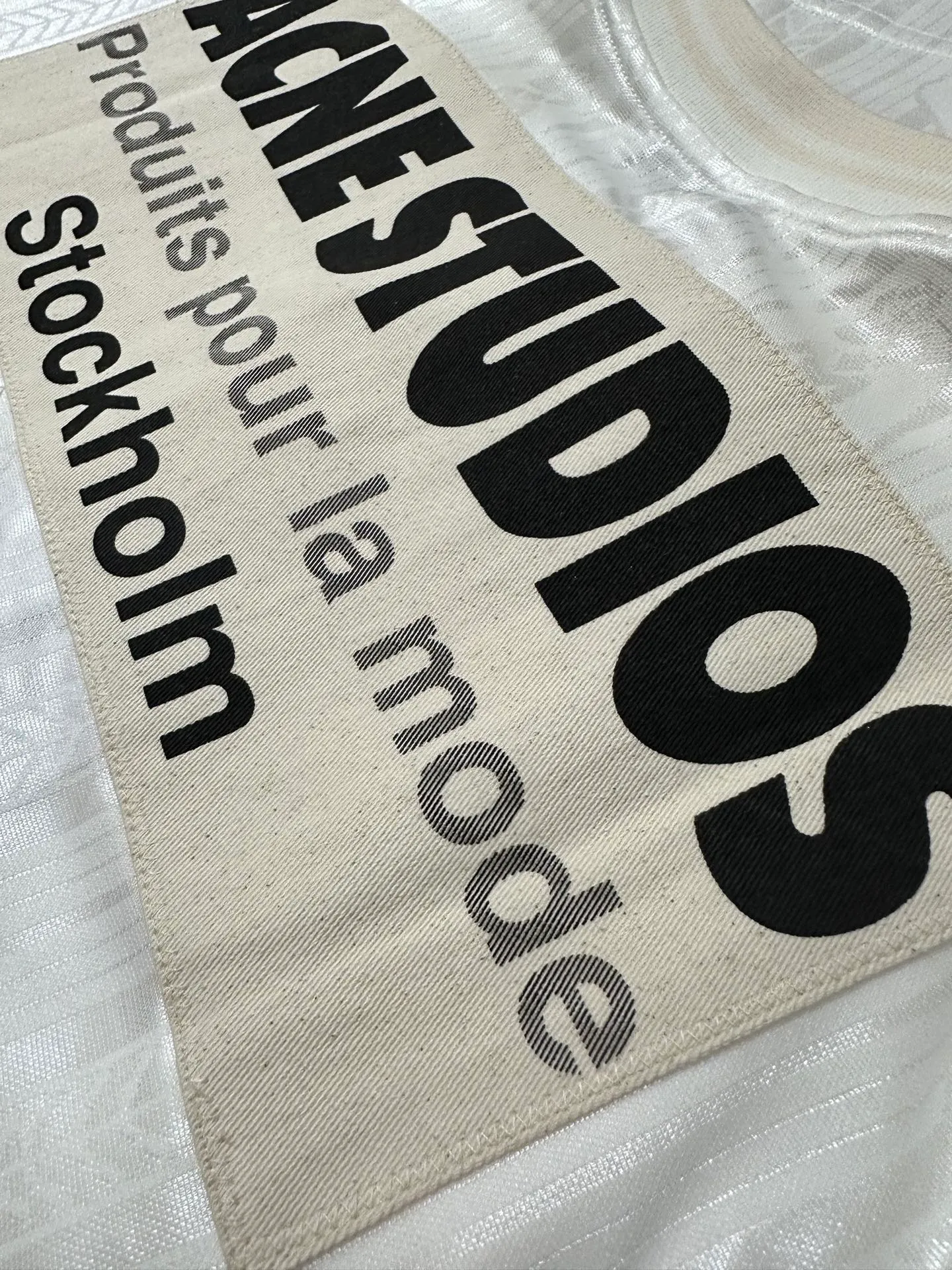 190 Acne Studios 26SS football jersey technical jacquard fabric logo long-sleeved jersey Fabric: Made of customized polyester fiber high count jacquard fabric 170g 100% cotton twill fabric g Customized hardware Thread Accessories Matching version Men's and women's Same Style Color: White Size: S M L XL